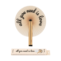 Éventail Pai Pai « all you need is love »