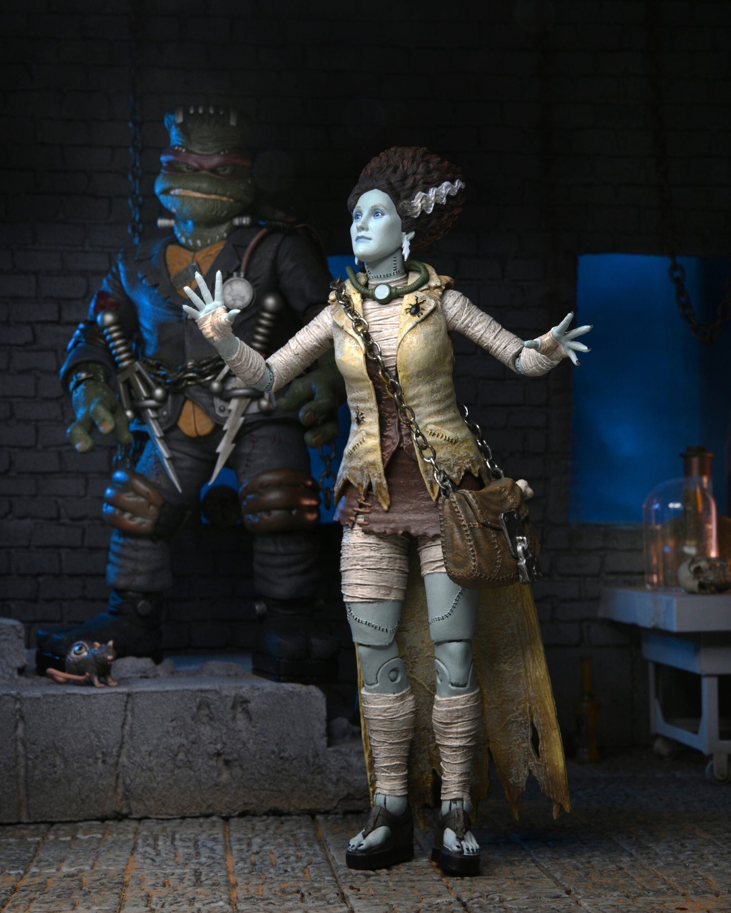 April O'Neil como la novia de Frankenstein - Monstruos universales x Tortugas Ninja adolescentes mutantes 