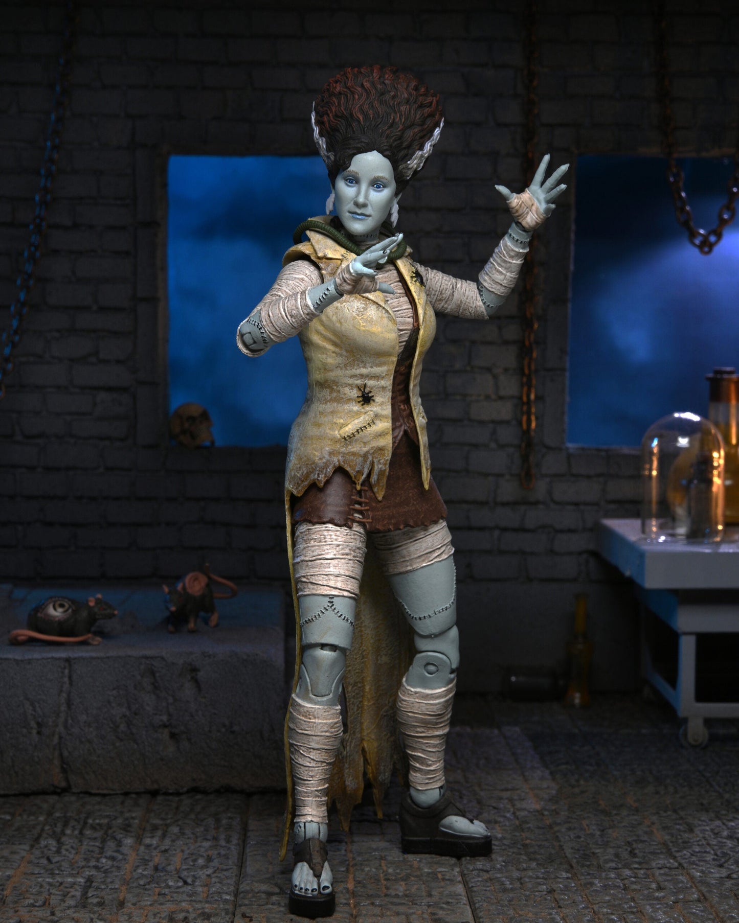 April O'Neil como la novia de Frankenstein - Monstruos universales x Tortugas Ninja adolescentes mutantes 