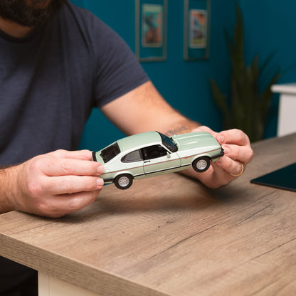 1:24 FORD CAPRI (1982) VERT CLAIR