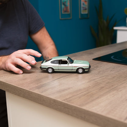 1:24 FORD CAPRI (1982) VERT CLAIR