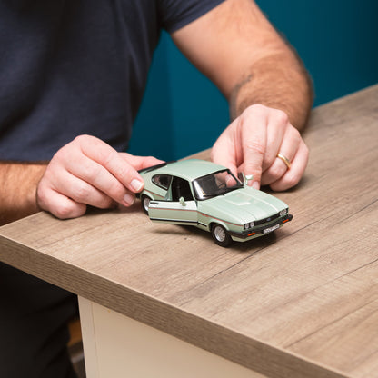 1:24 FORD CAPRI (1982) VERT CLAIR