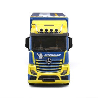 1:43 STREET FIRE HAULERS WITH TRAILER -M-B ACTROS GIGASPACE MICHELIN