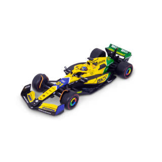 1:43 F1 MCLAREN MCL38 2024 AVEC CASQUE LIVRÉE PIASTRI SENNA