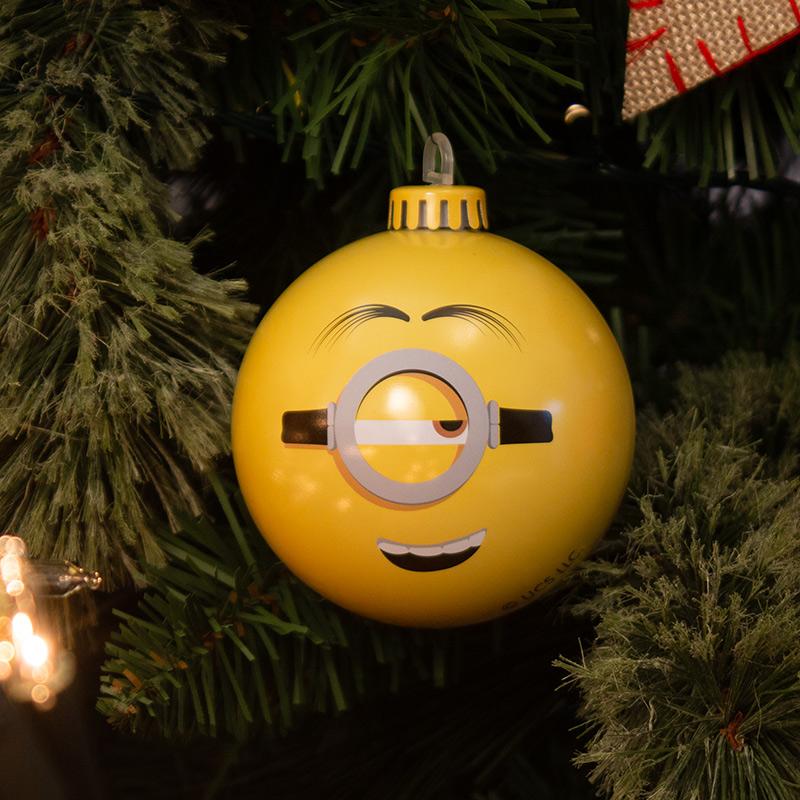 Minions de la pelota de Navidad - Stuart