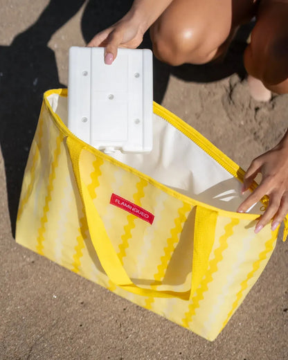 Cooler bag with bottle opener – ANOUK