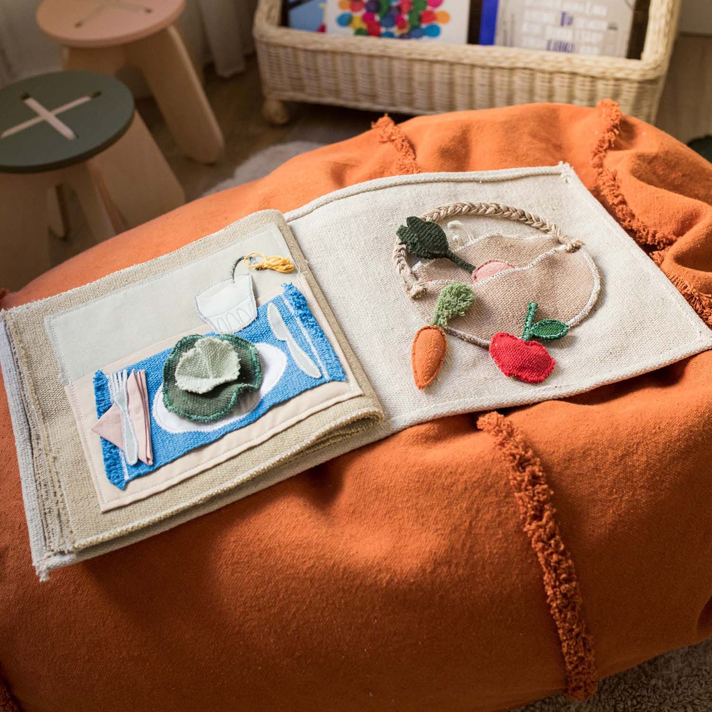 Textile Book "Cool Kids Eat Healthy"