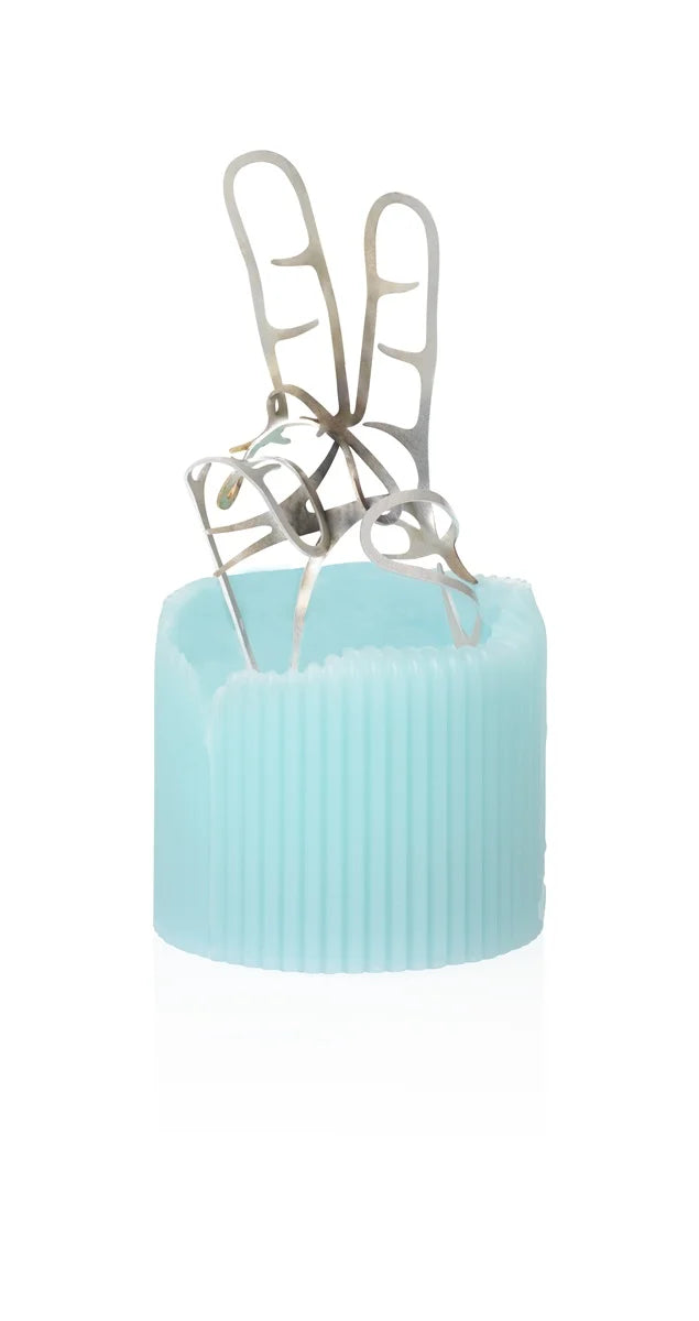 bougie surprise peace bitten