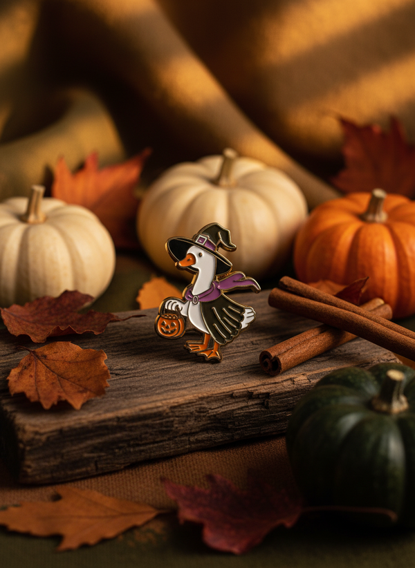 Photo produit - Pin's Canard Blanc Sorcière d’Halloween