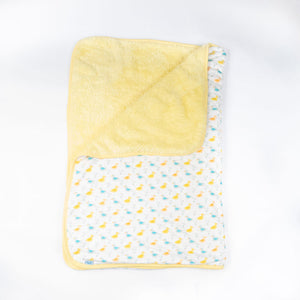 Babydekentje met kleine eendjes