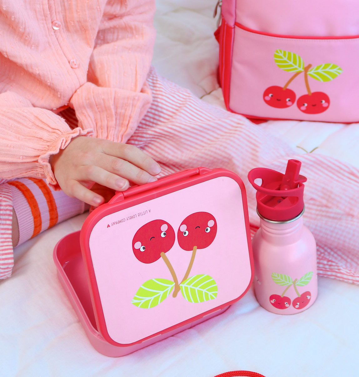 Petite gourde en inox - Cerises joyeuses – vue 2 – A Little Lovely Company