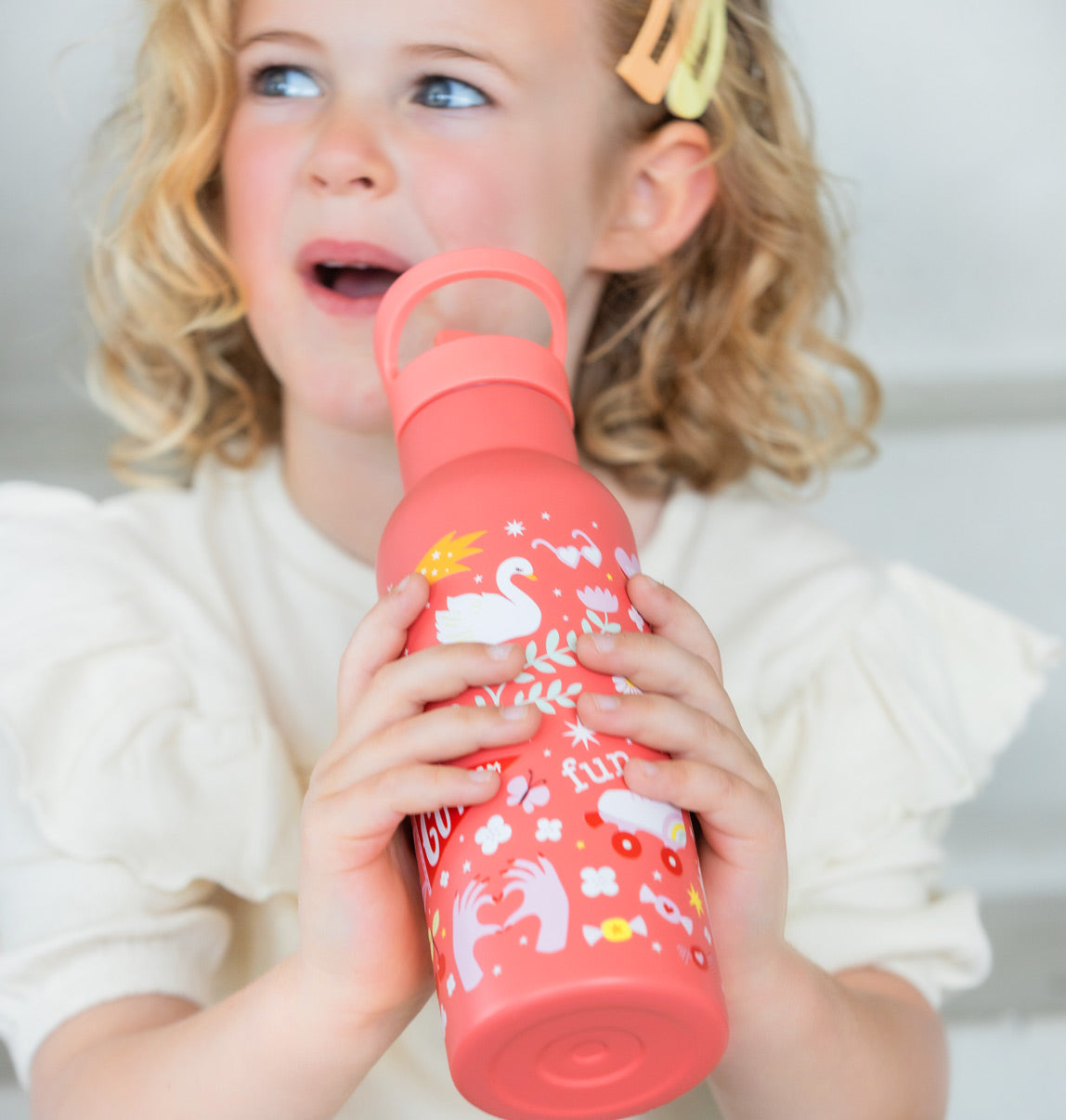 Gourde XL en inox - Fun – vue 6 – A Little Lovely Company