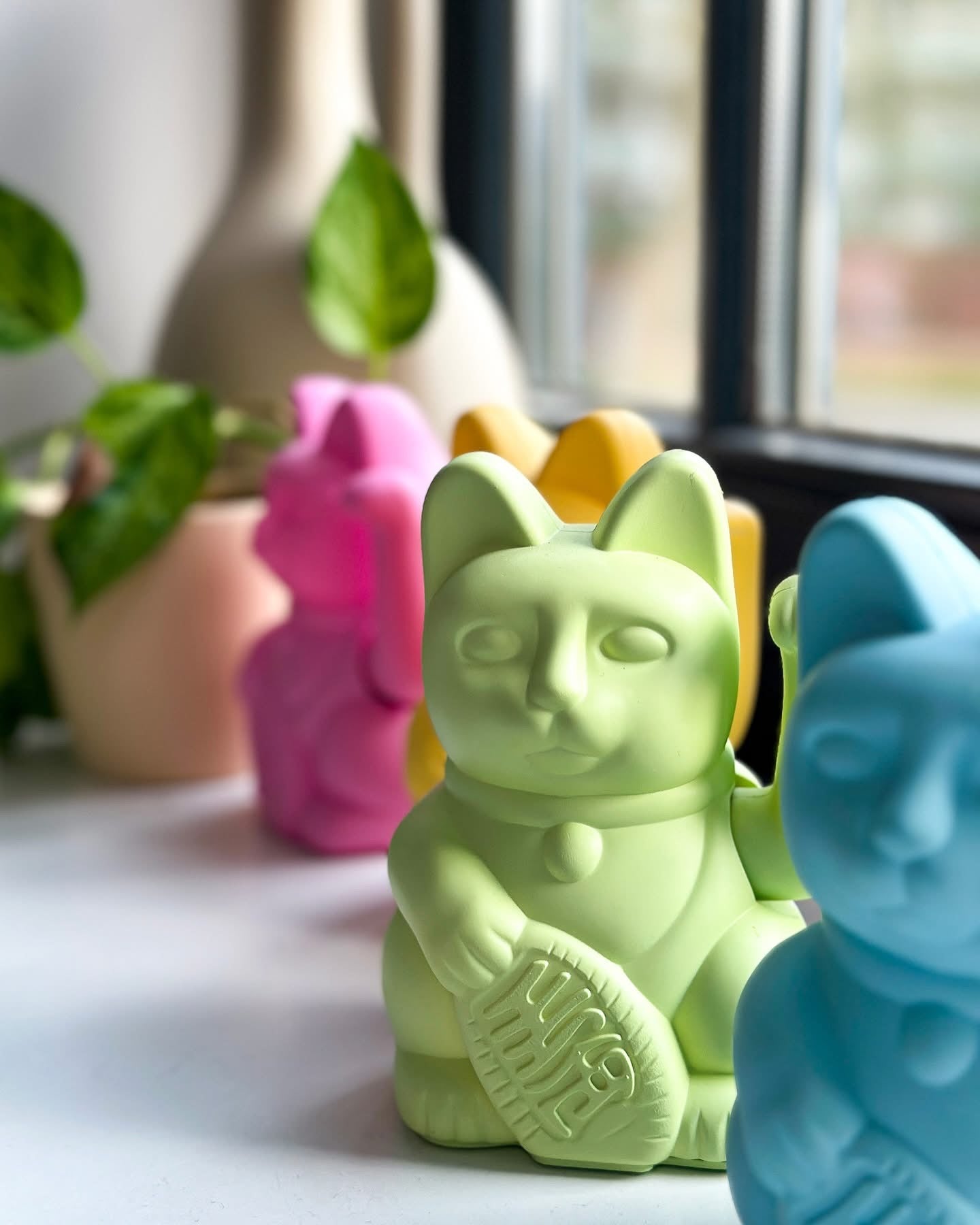 Chat Chanceux Rose Vif