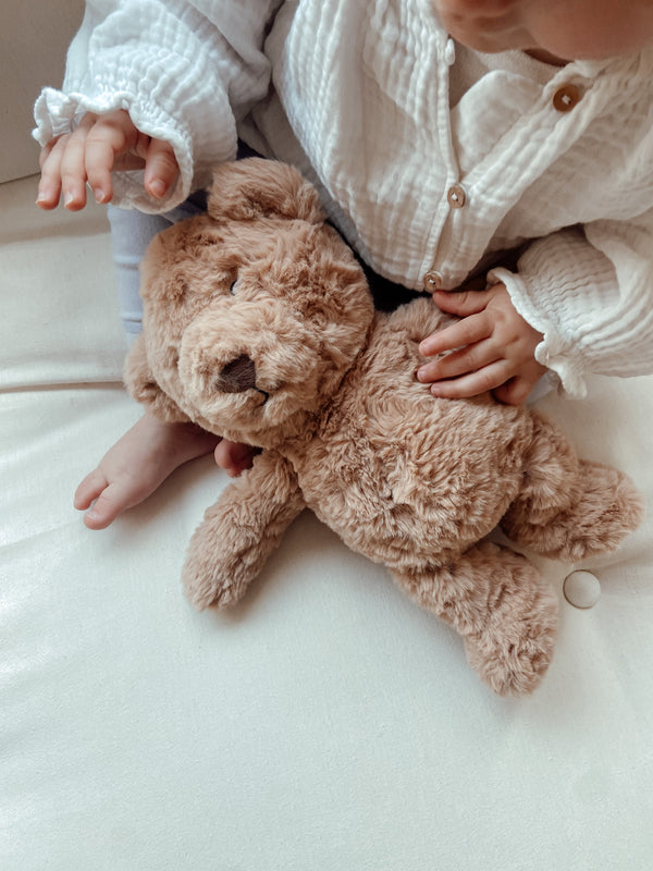 Lou, o Urso, Brinquedo de Peluche Ruído Branco