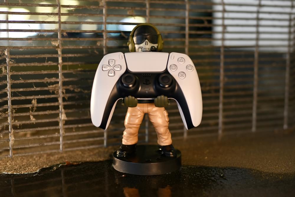 Teniente Simon 'Ghost' Riley - Cable Guy 