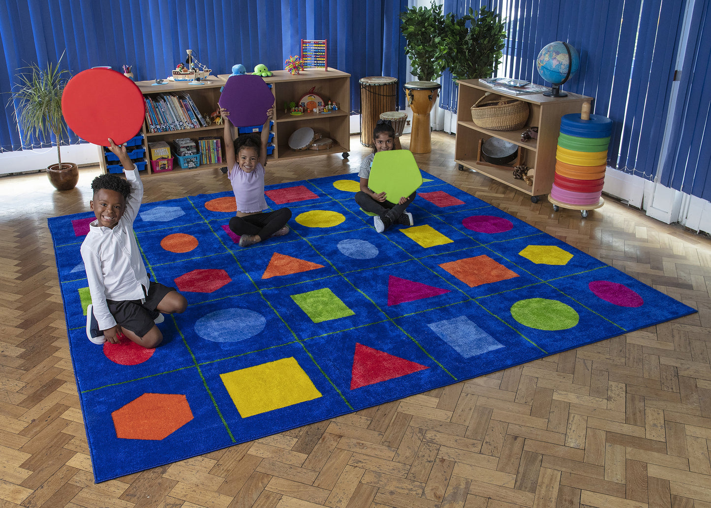 Tapis en forme d'arc-en-ciel avec fourre-tout