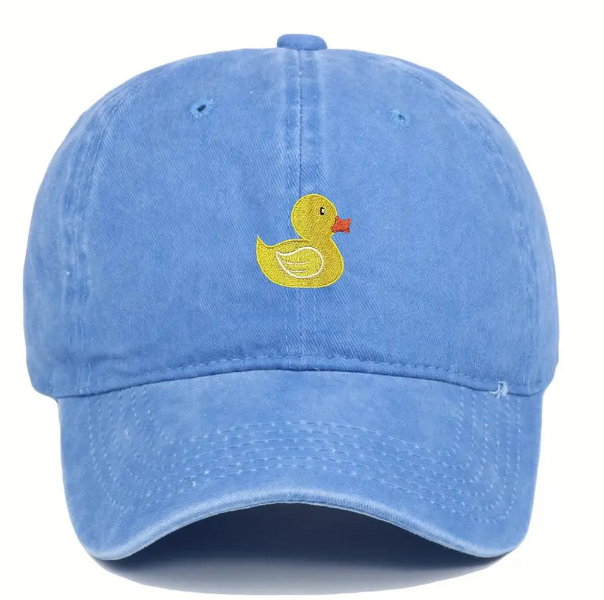 Gorra lavada con pato amarillo bordado