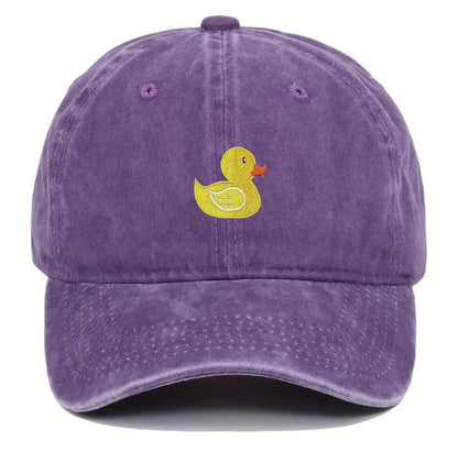 Gorra lavada con pato amarillo bordado