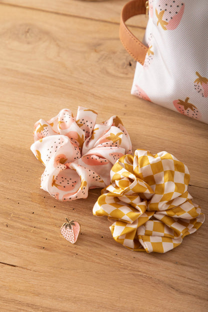 Strawberry - pins