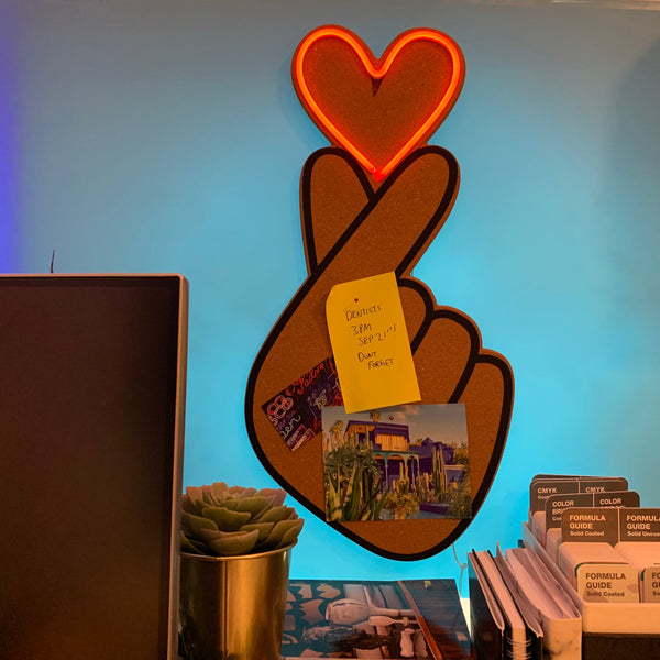 Tableau en li﻿ège avec LED - Finger Heart