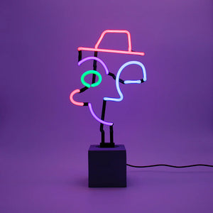 Neonlamp met knipooggezicht