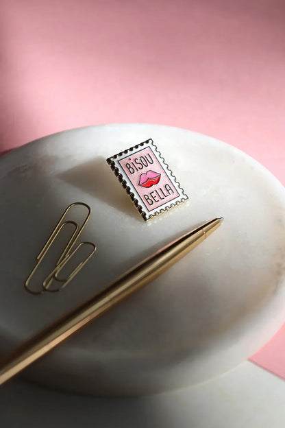 Bisou Bella - Pins