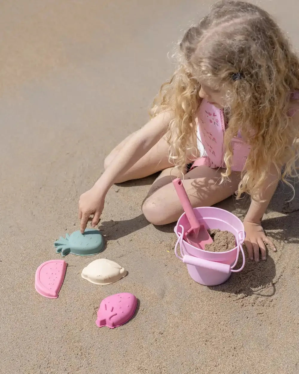 Set de juguetes de playa de silicona – DOTTIE