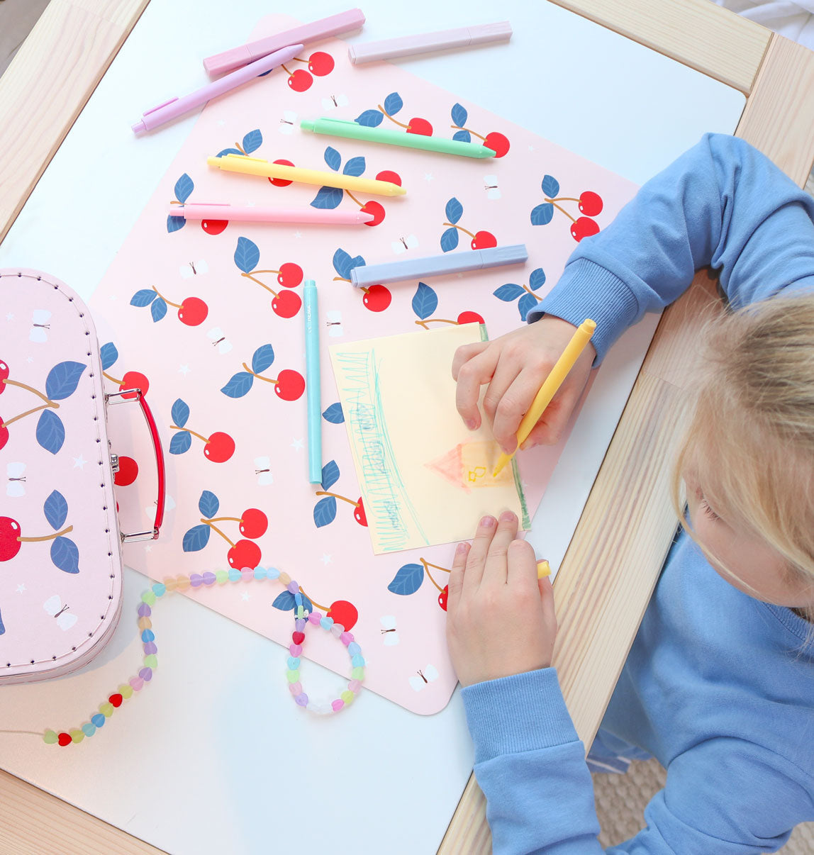 Set de table enfant - Cerises – vue 5 – A Little Lovely Company