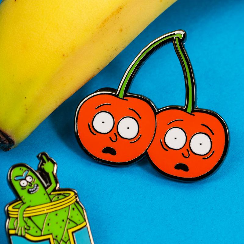 Pin's Rick et Morty Set 1.1 - Rick-ornichon et Morty Cerise