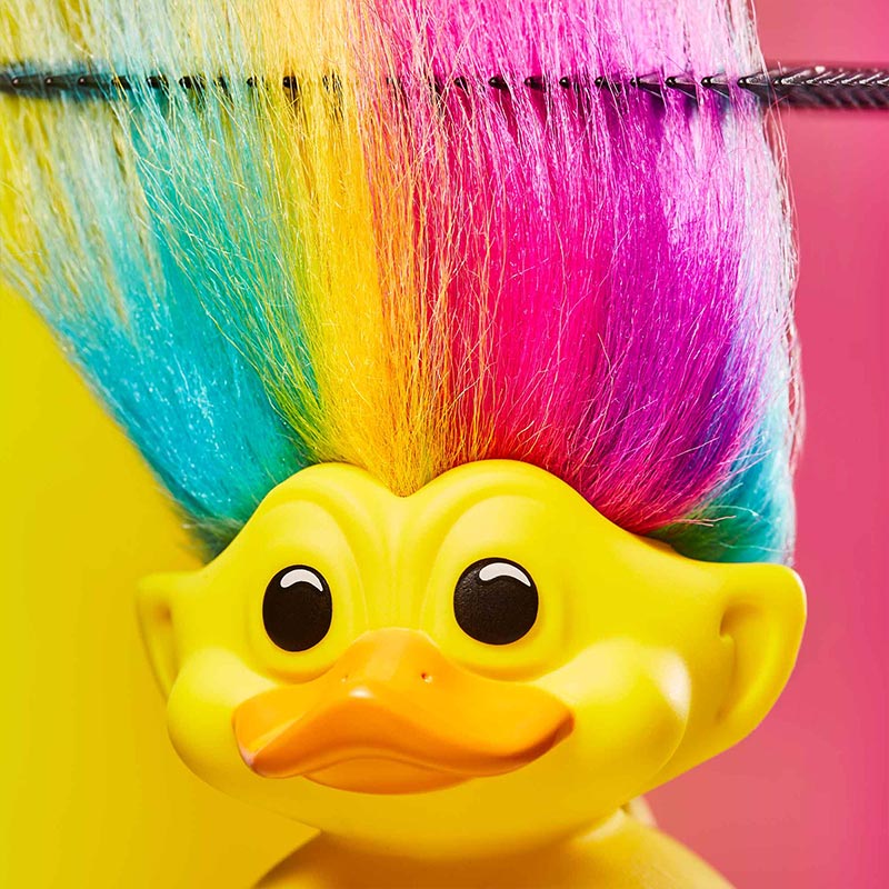 Pato troll arcoiris