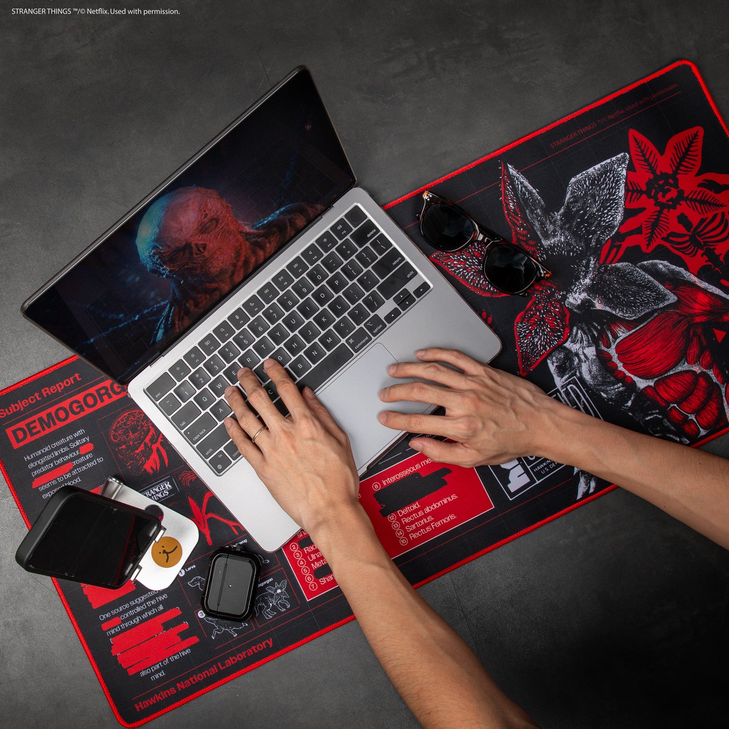Tapis de bureau Rapport : Démogorgon