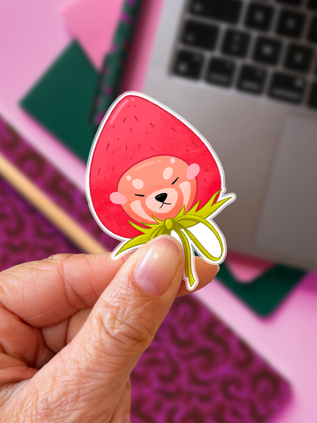 Pam il Panda Rosso, Cappello Fragola | Adesivo