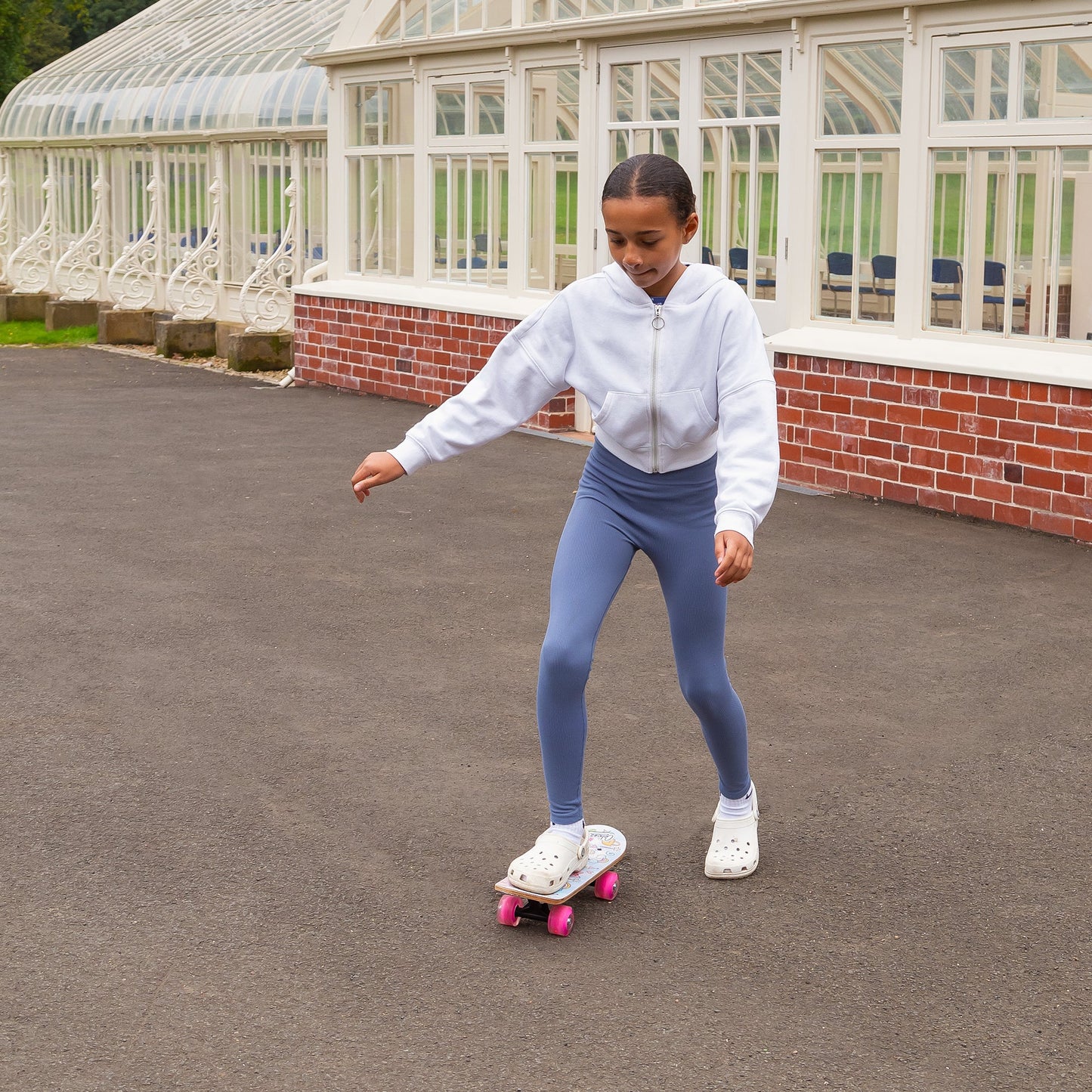 SKATEBOARD PRINCESSES AVEC ROUES CLIGNOTANTES 17 POUCES