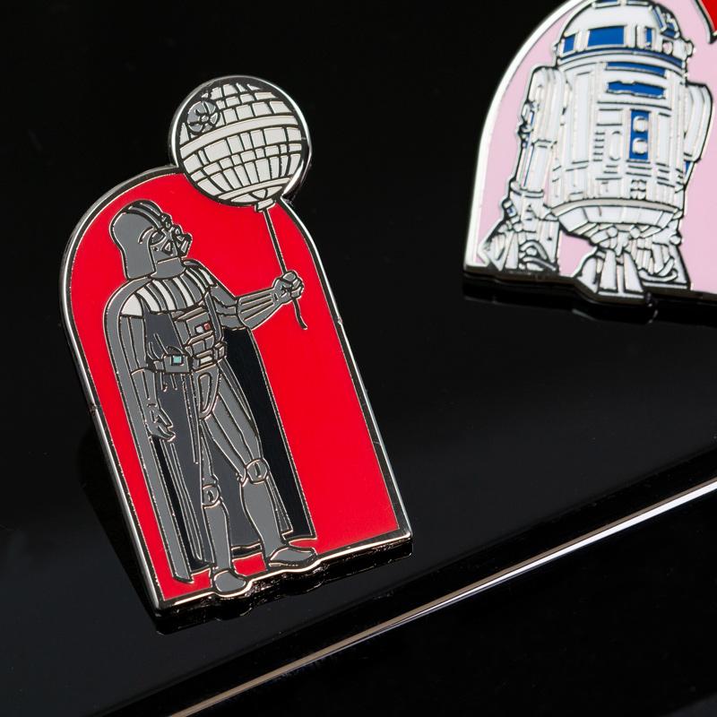 Conjunto de Guerra nas Estrelas de Pin 3.1 - R2D2 e Dark Vader