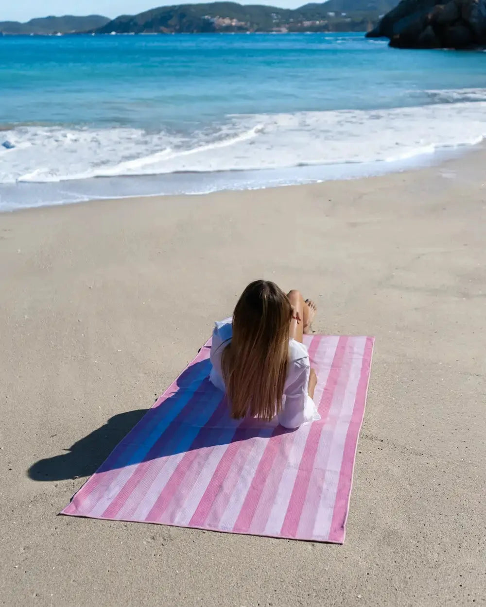 Toalla de playa de microfibra con imanes – AURA