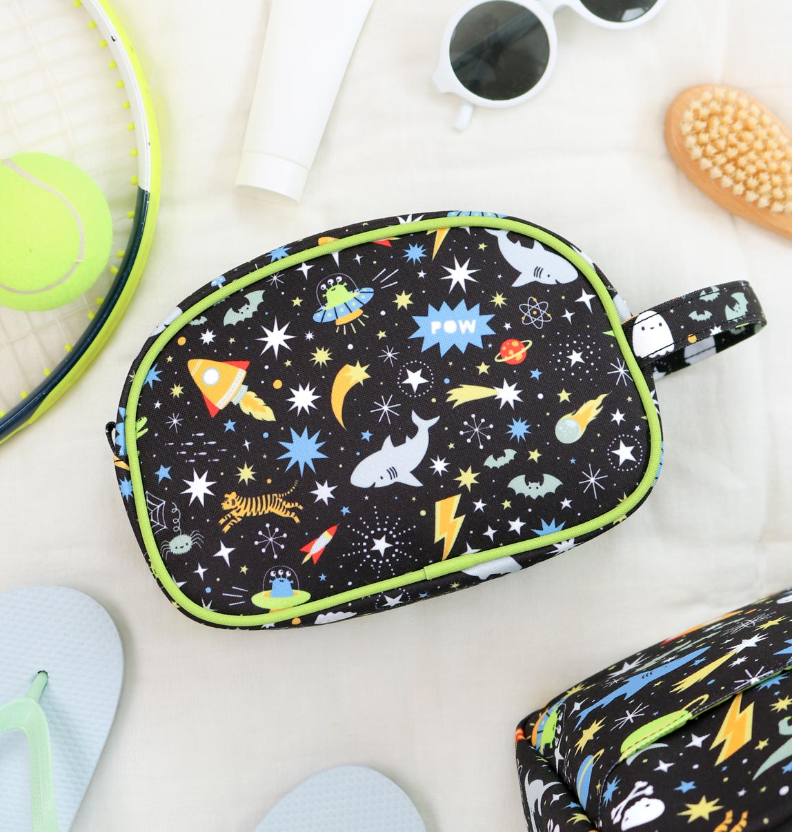 Trousse de toilette enfant - Galaxie – vue 2 – A Little Lovely Company