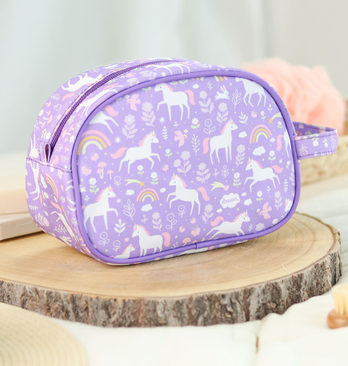 Trousse de toilette enfant - Unicorn Dreams – vue 7 – A Little Lovely Company