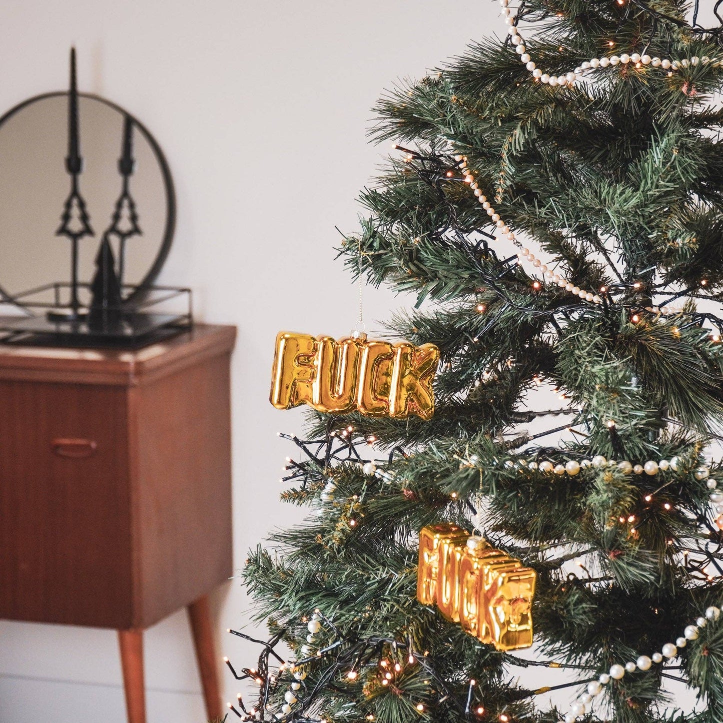 A la mierda la bola de Navidad dorada