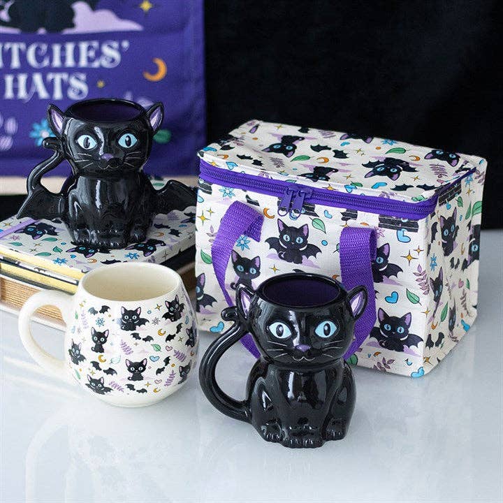 Round ceramic mug with cute and mysterious black cat designs