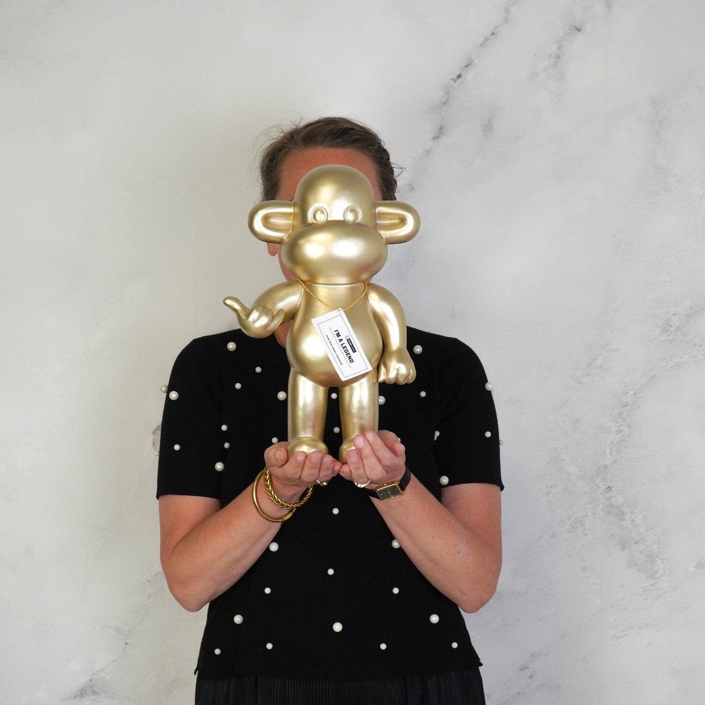 Adorno - Figura colgante de mono suelto 'La Leyenda' - Poliresina - Dorado - 20,5 x 13,5 x 35 cm