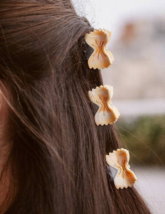 Mini – pince à cheveux en forme de farfalle, pâte italienne. | Joanna Behar – vue 2
