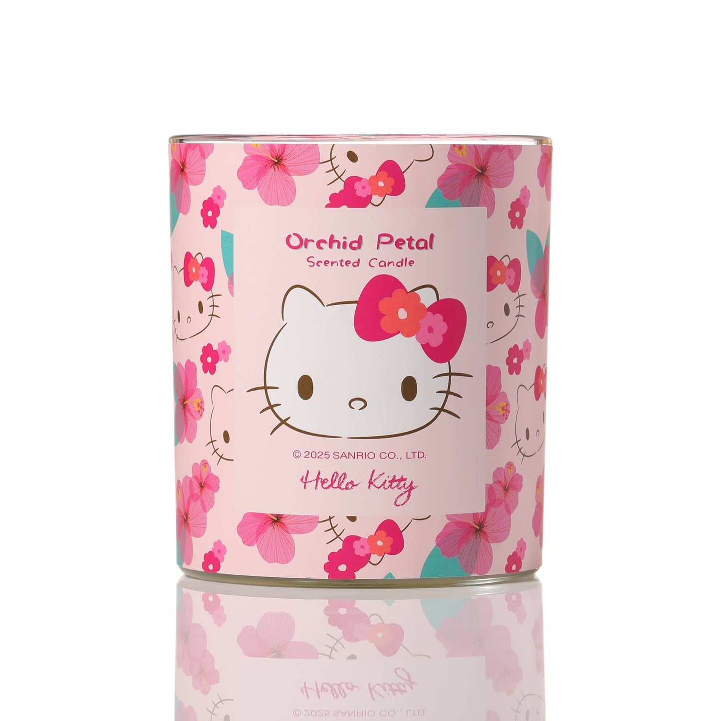Vela rosa con estampado original de Hello Kitty y aroma a pétalos de orquídea.