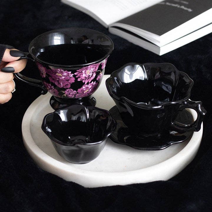 Tasse à thé à imprimé floral romance sombre