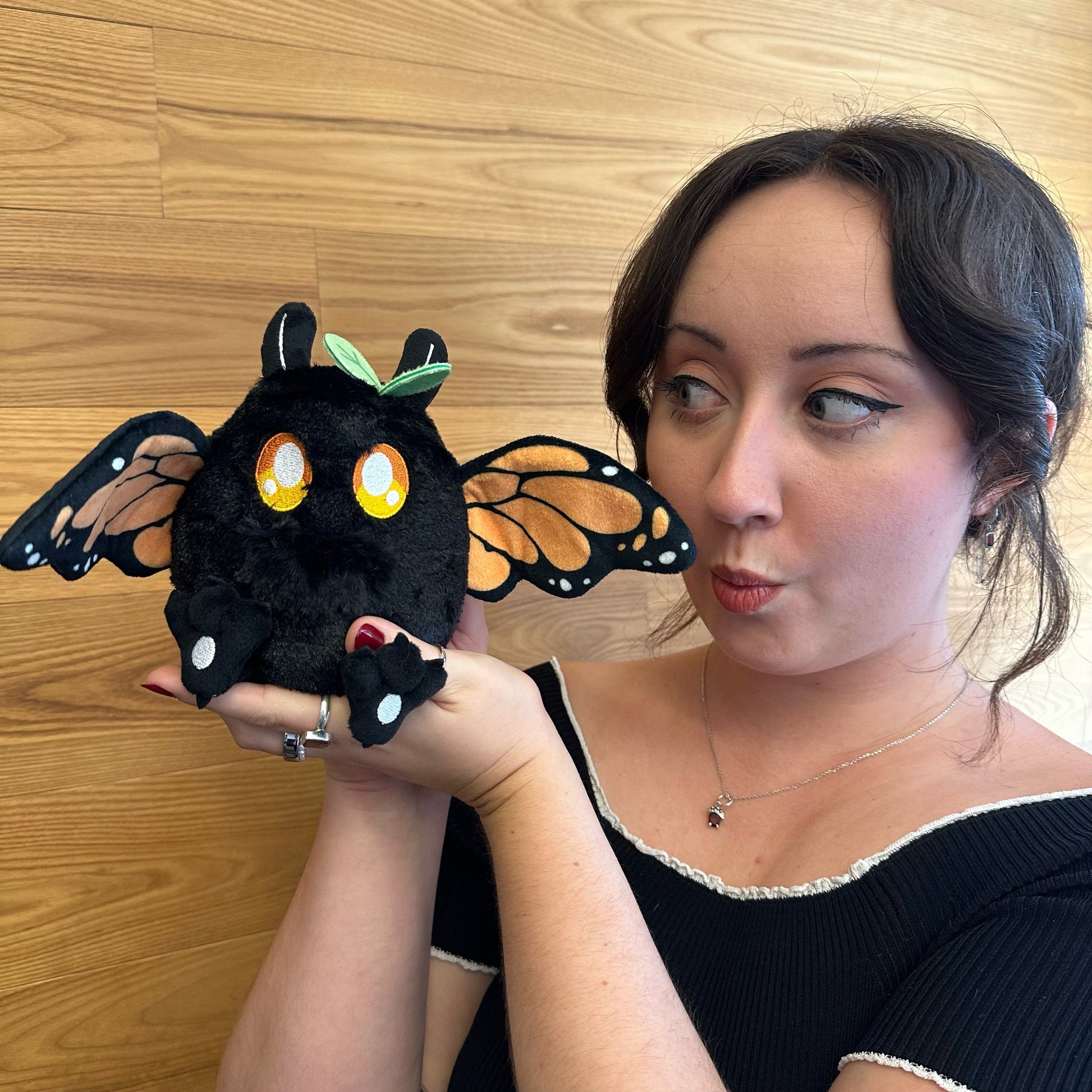 Peluche Alter Egos Squishable – Mothman Monarque
