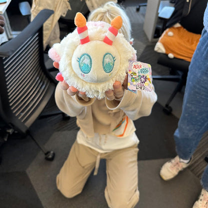 Peluche Alter Egos Série 8 – Papillon de Nuit Gâteau