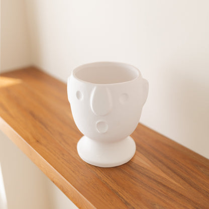 Vase visage surpris en céramique – Oito.Atelier
