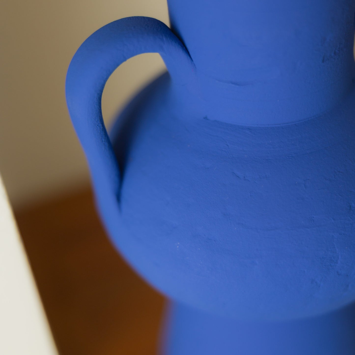 Vase décoratif Santorini en céramique – Oito.Atelier – vue 3