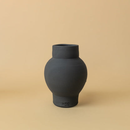 Vase décoratif Parma en céramique – Oito.Atelier – vue 5