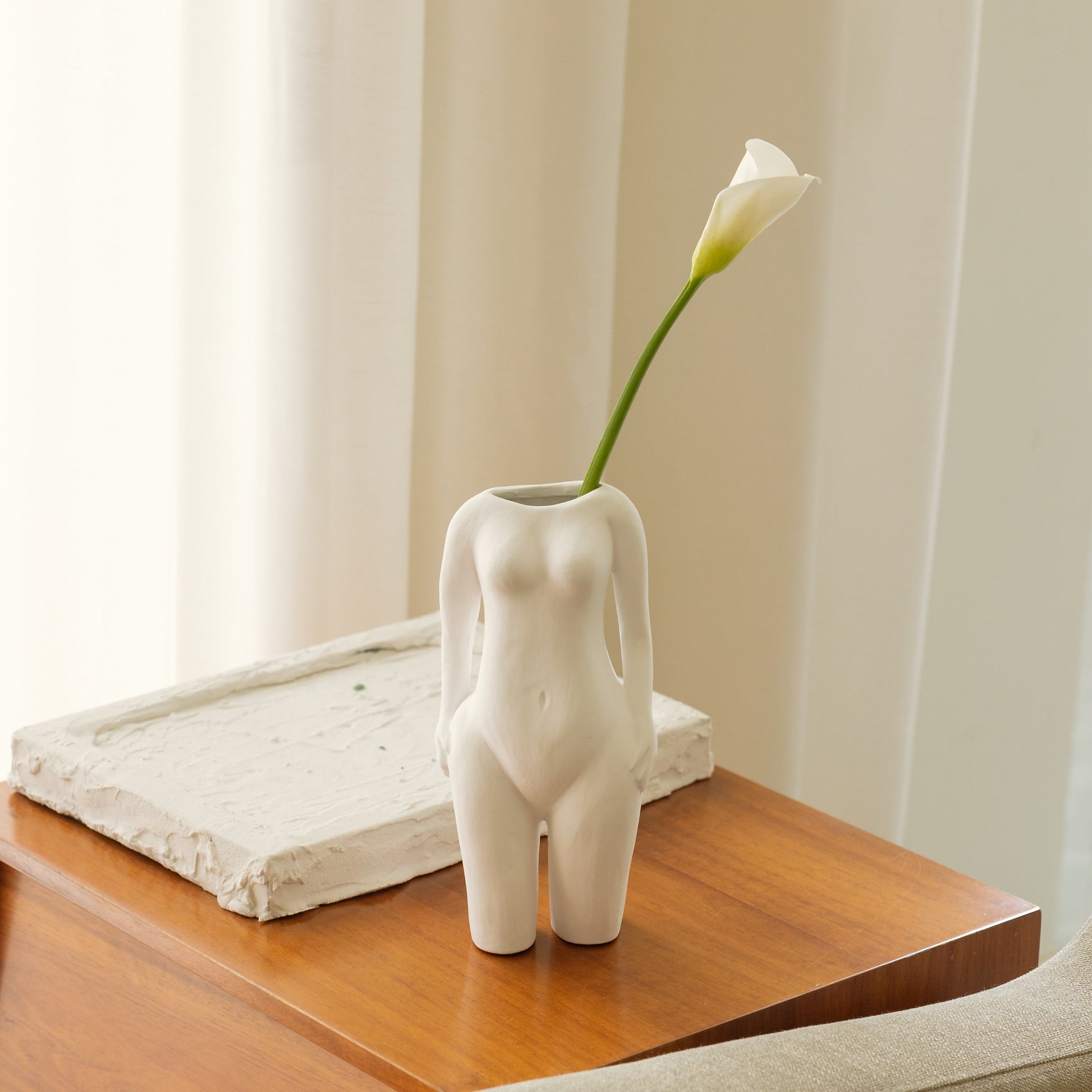 Vase décoratif Venus en céramique – Oito.Atelier – vue 2