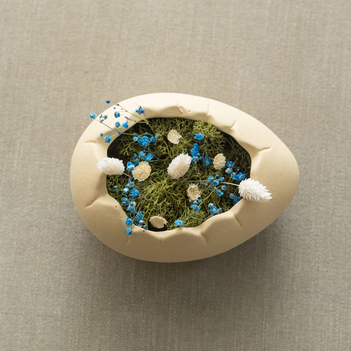 Œuf de Pâques ouvert en céramique – Oito.Atelier – vue 2